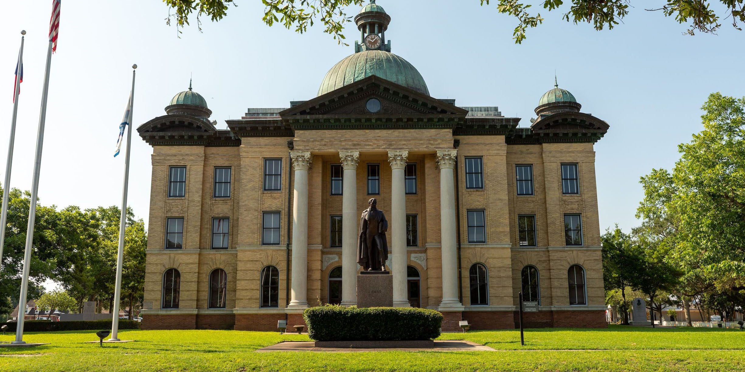 photo of historic courthouse